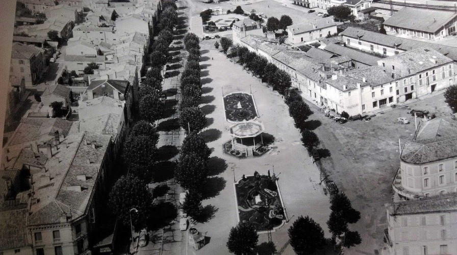 Photos EGO IMAGO | Ancienne Photo A Rienne De Roger Henrard 1959 Marmande Lot-Et-Garonne