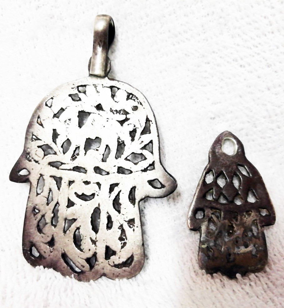 Bijoux EGO IMAGO | 2 Anciens Pendentifs Main De Fatma Khamsa En Argent Afrique Du Nord