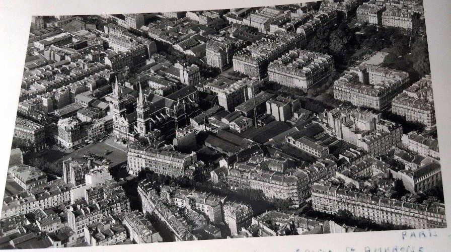 Photos EGO IMAGO | Ancienne Photo A Rienne De Roger Henrard 1957 " Paris 11E Glise St Ambroise "