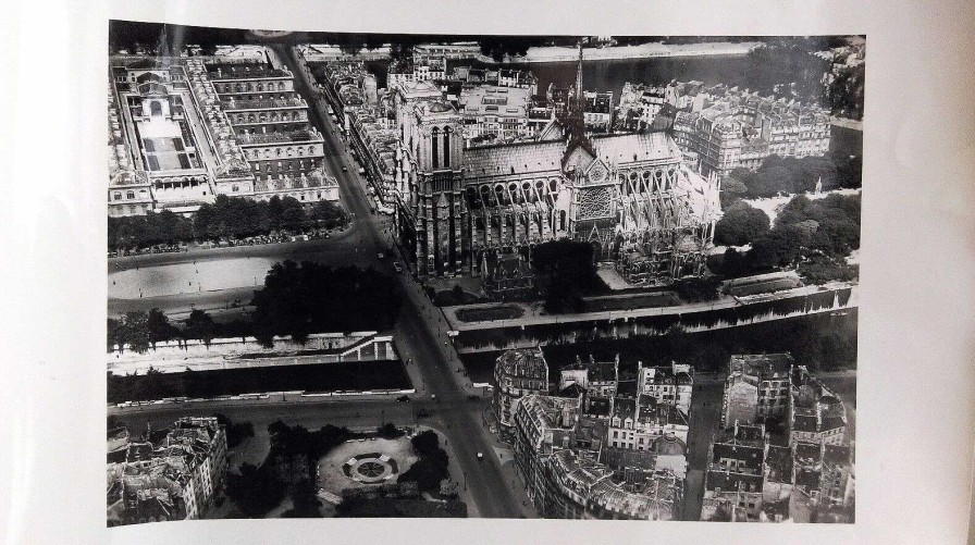 Photos EGO IMAGO | Ancienne Photo A Rienne De Roger Henrard 1948 " Paris " Collection Personnelle