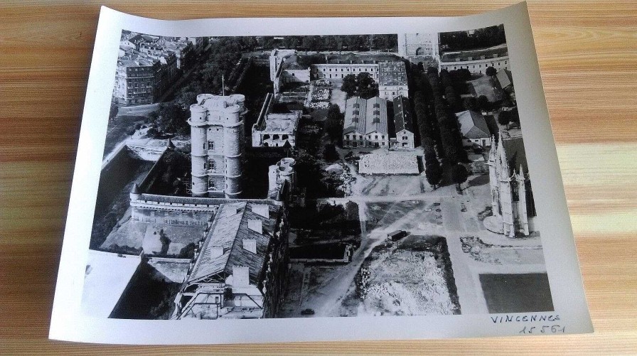 Photos EGO IMAGO | Ancienne Photo A Rienne De Roger Henrard 1955 " Vincennes "