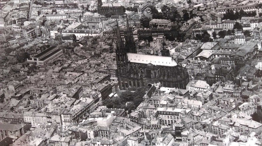 Photos EGO IMAGO | Ancienne Photo A Rienne De Roger Henrard 1957 " Clermont Ferrand Puy De Dome "