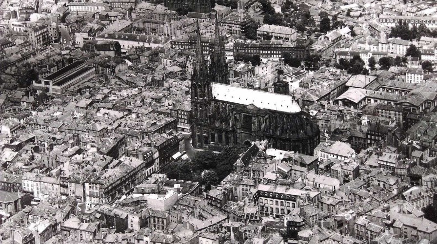 Photos EGO IMAGO | Ancienne Photo A Rienne De Roger Henrard 1957 " Clermont Ferrand "