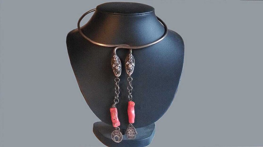 Bijoux EGO IMAGO | Ancien Collier Berb Re En Argent Et Corail - Khamesa Et Croissant De Lune