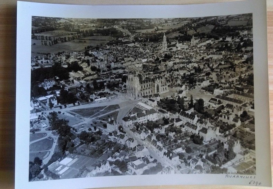 Photos EGO IMAGO | Ancienne Photo A Rienne De Roger Henrard 1950 " Avranches " ---