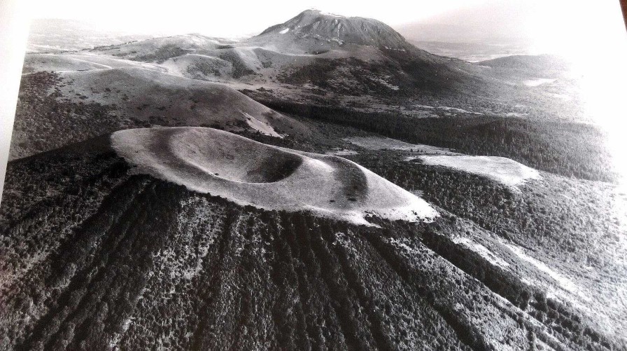 Photos EGO IMAGO | Ancienne Photo A Rienne De Roger Henrard 1959 " Volcans Puy De Dome "