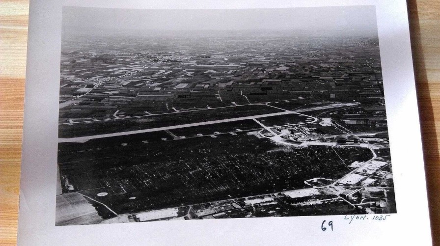 Photos EGO IMAGO | Ancienne Photo A Rienne De Roger Henrard 1949 " Lyon "