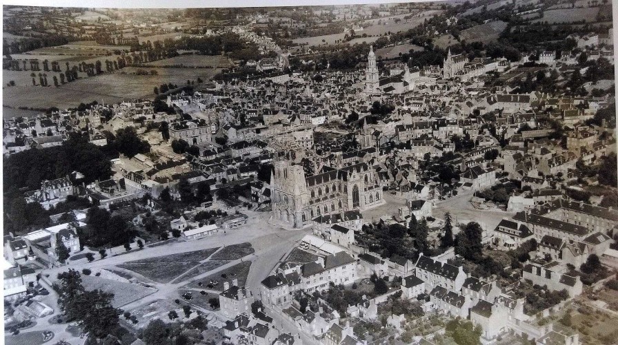 Photos EGO IMAGO | Ancienne Photo A Rienne De Roger Henrard 1950 " Avranches " ---