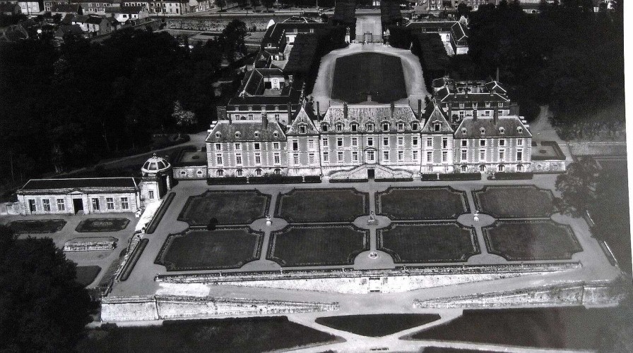 Photos EGO IMAGO | Ancienne Photo A Rienne De Roger Henrard 1968 " Chateau De Menars "