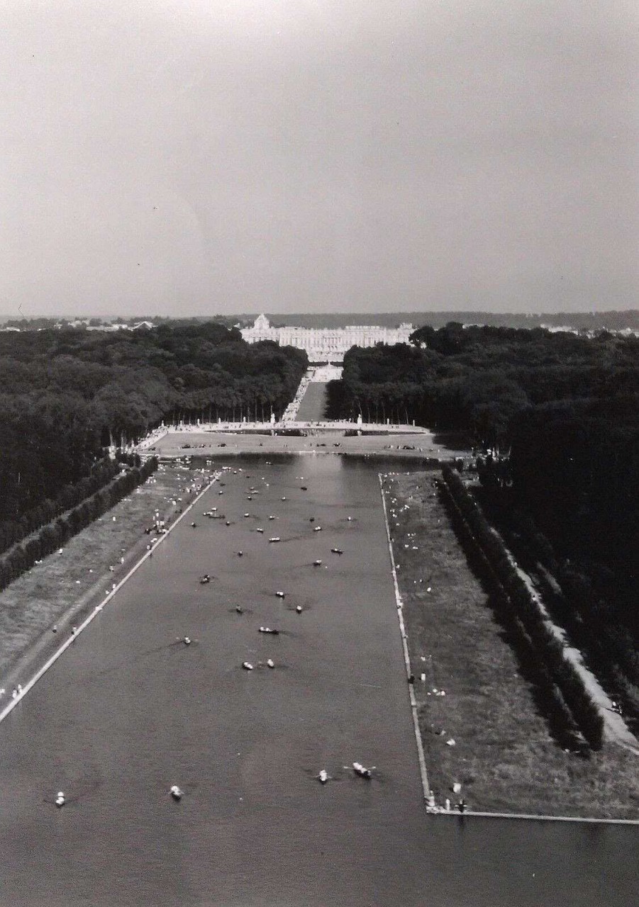 Photos EGO IMAGO | Ancienne Photo A Rienne De Roger Henrard " Le Chateau De Versailles " 1951