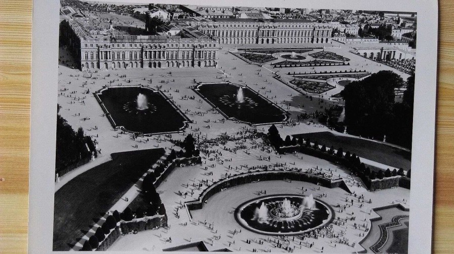 Photos EGO IMAGO | Ancienne Photo A Rienne De Roger Henrard " Le Chateau De Versailles " 1952