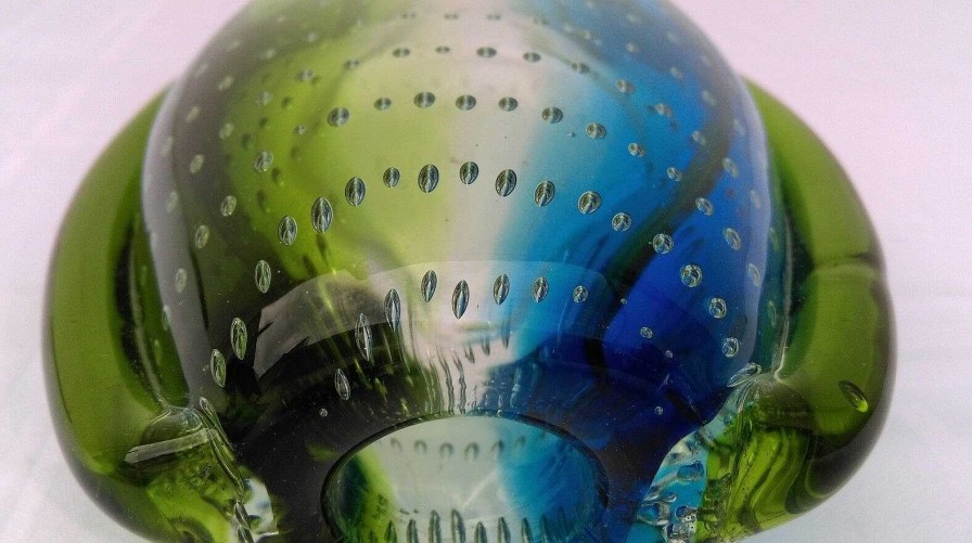 Objets EGO IMAGO | A Modern Art Glass Studio Vase With Optic Illusion Effect Bleu Et Vert