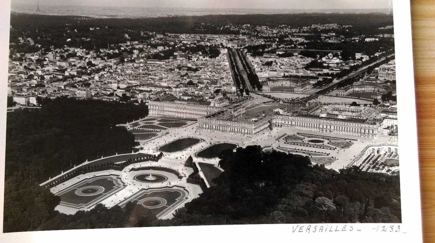 Photos EGO IMAGO | Ancienne Photo A Rienne De Roger Henrard " Chateau De Versailles " 1949