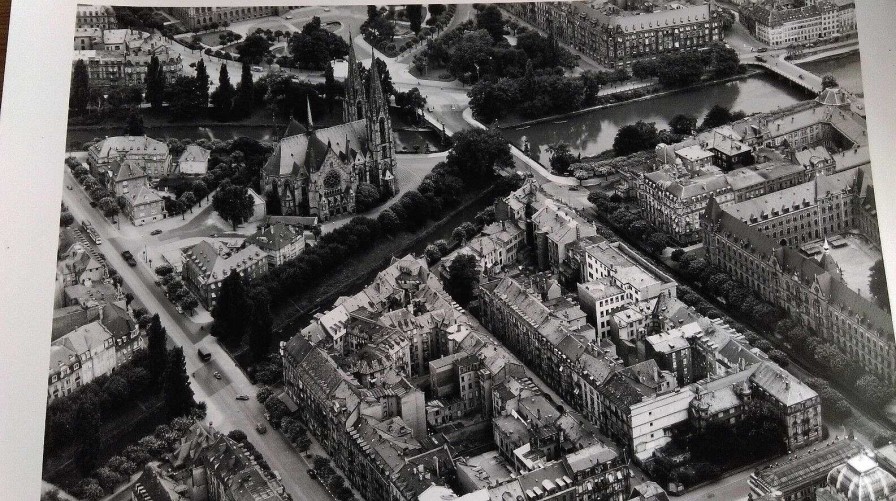 Photos EGO IMAGO | Ancienne Photo A Rienne De Roger Henrard 1955 " Strasbourg " Bas Rhin -