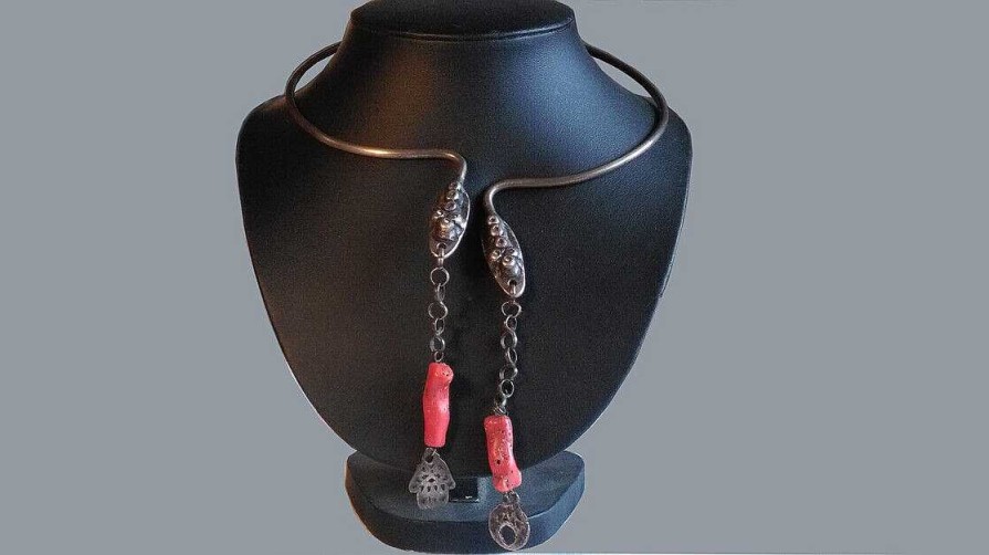 Bijoux EGO IMAGO | Ancien Collier Berb Re En Argent Et Corail - Khamesa Et Croissant De Lune