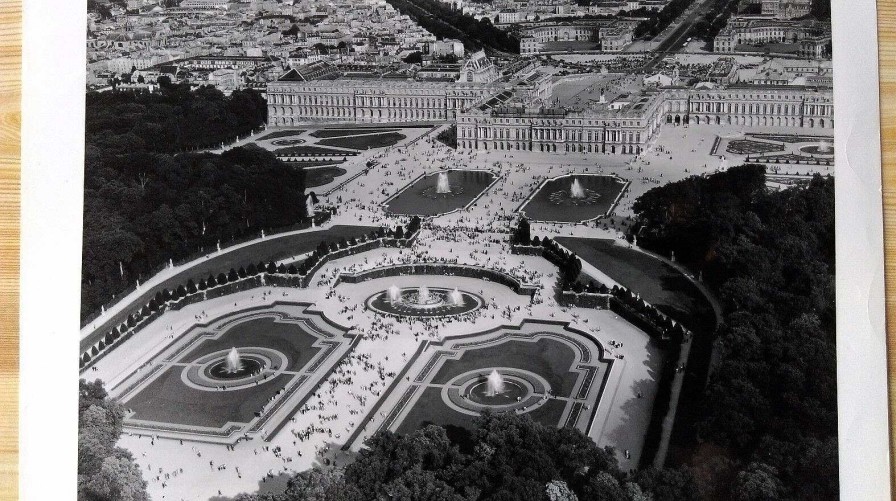 Photos EGO IMAGO | Ancienne Photo A Rienne De Roger Henrard " Le Chateau De Versailles " 1952