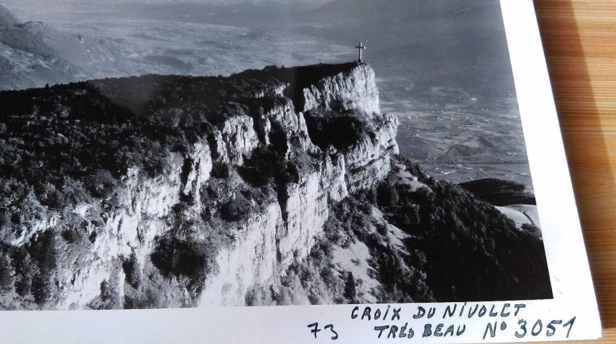 Photos EGO IMAGO | Ancienne Photo A Rienne De Roger Henrard 1950 " Croix Du Nivolet "