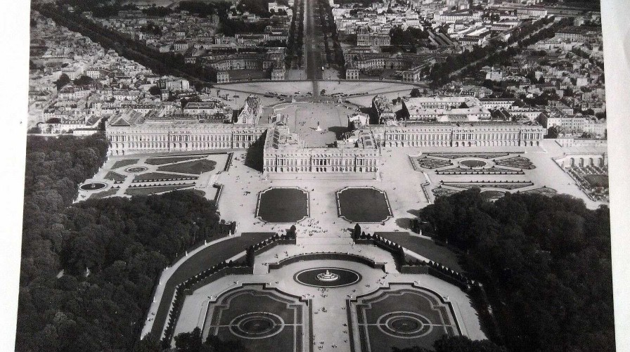 Photos EGO IMAGO | Ancienne Photo A Rienne De Roger Henrard " Le Chateau De Versailles " 1948