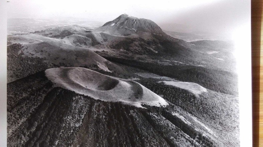 Photos EGO IMAGO | Ancienne Photo A Rienne De Roger Henrard 1959 " Volcans Puy De Dome "