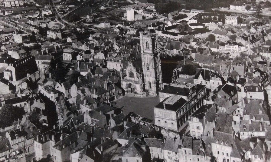 Photos EGO IMAGO | Ancienne Photo A Rienne De Roger Henrard 1960 " Clamecy " Ni Vre -