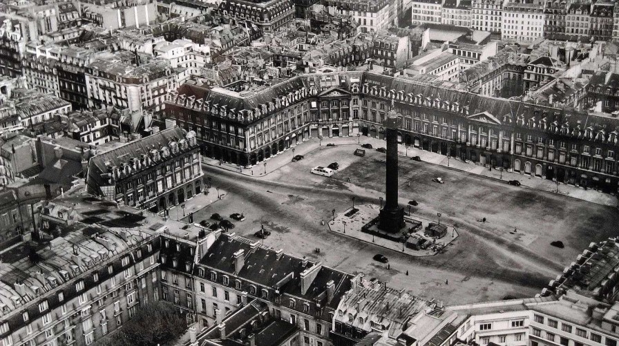 Photos EGO IMAGO | Ancienne Photo A Rienne De Roger Henrard 1951 " Place Vend Me Paris "