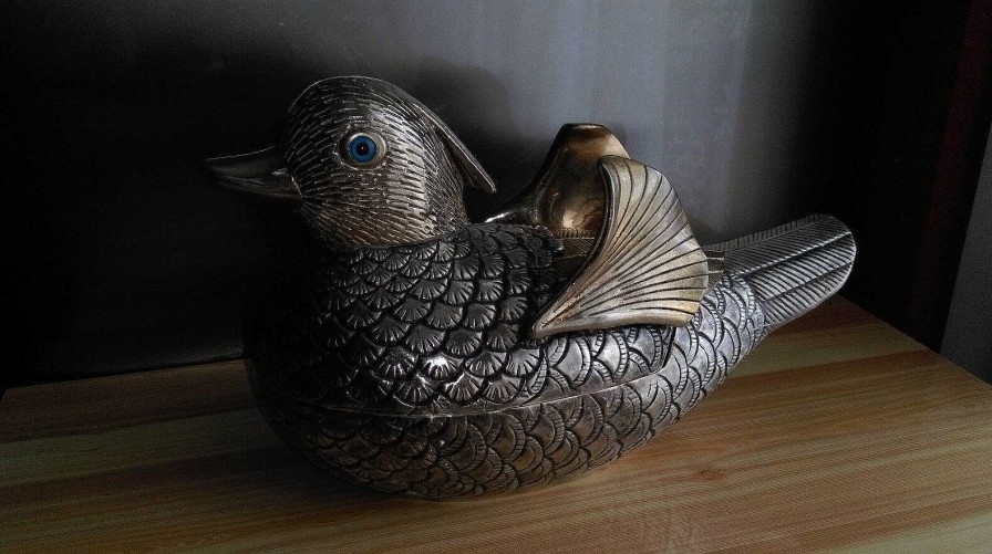 Objets EGO IMAGO | Ancienne Grande Boite Zoomorphe " Canard Argent " Design 1970 Identifier ?