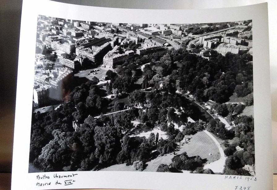 Photos EGO IMAGO | Ancienne Photo A Rienne De Roger Henrard 1952 "Buttes Chaumont" Collection Per