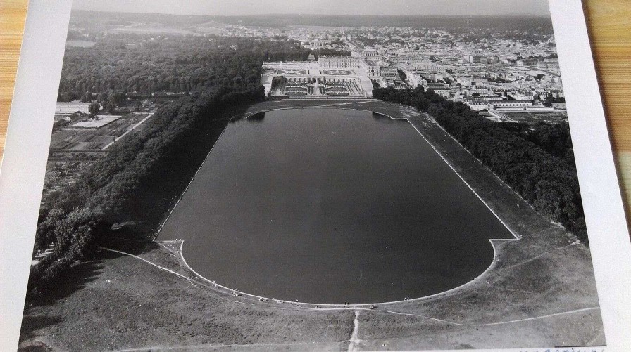 Photos EGO IMAGO | Ancienne Photo A Rienne De Roger Henrard " Le Chateau De Versailles " 1952