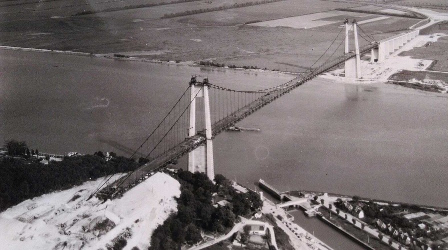 Photos EGO IMAGO | Ancienne Photo A Rienne De Roger Henrard 1959 " Pont De Tancarville " -