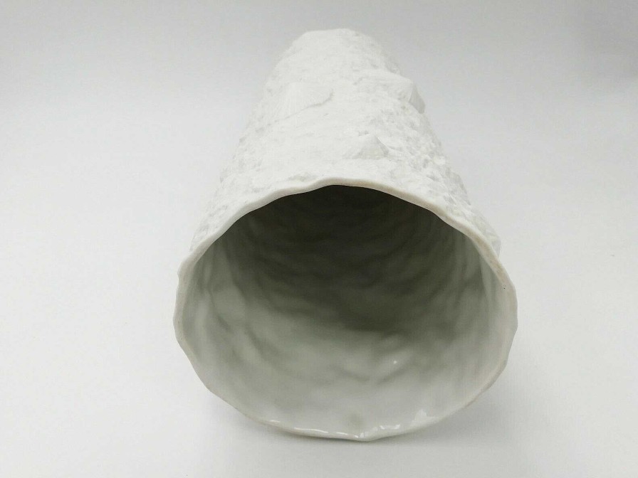 C Ramiques EGO IMAGO | 60'S Matt White Porcelain Vase By Hutschenreuther, Shell Pattern