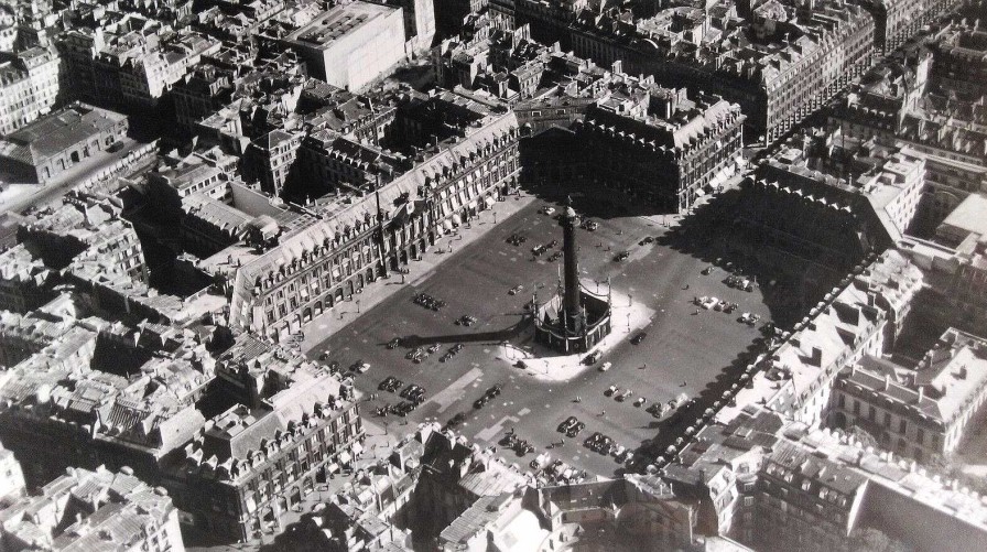 Photos EGO IMAGO | Ancienne Photo A Rienne De Roger Henrard 1949 " Place Vend Me Paris "