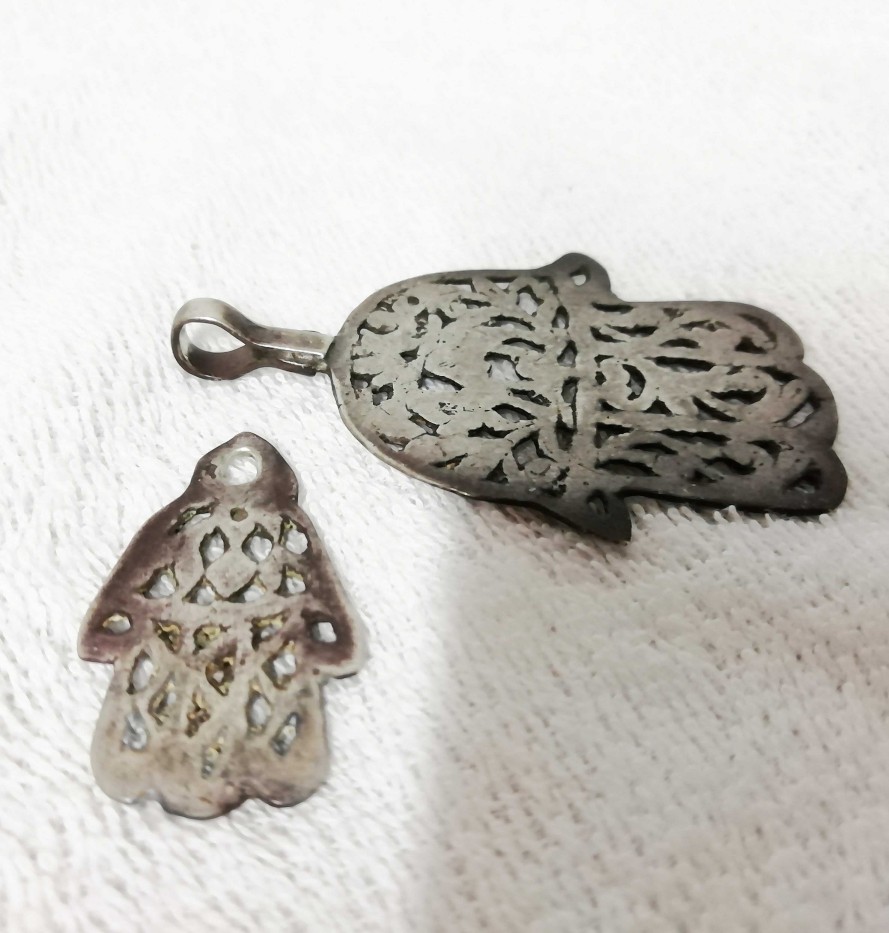 Bijoux EGO IMAGO | 2 Anciens Pendentifs Main De Fatma Khamsa En Argent Afrique Du Nord