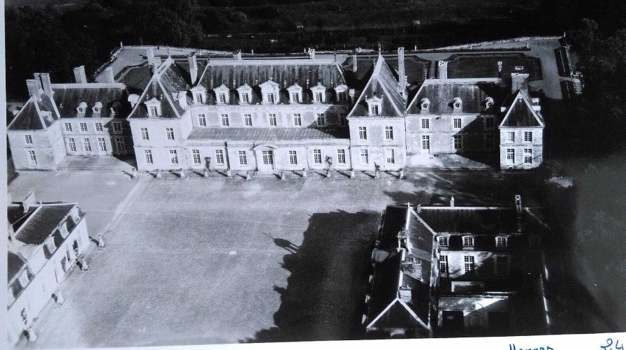 Photos EGO IMAGO | Ancienne Photo A Rienne De Roger Henrard 1959 " Chateau De Menars "