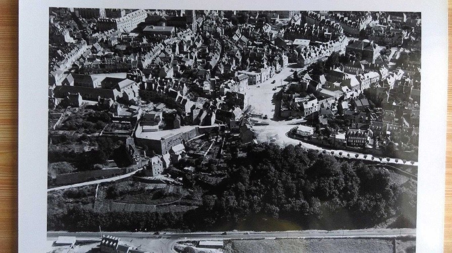 Photos EGO IMAGO | Ancienne Photo A Rienne De Roger Henrard 1953 " Avranches " ----