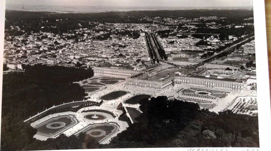 Photos EGO IMAGO | Ancienne Photo A Rienne De Roger Henrard " Chateau De Versailles " 1949