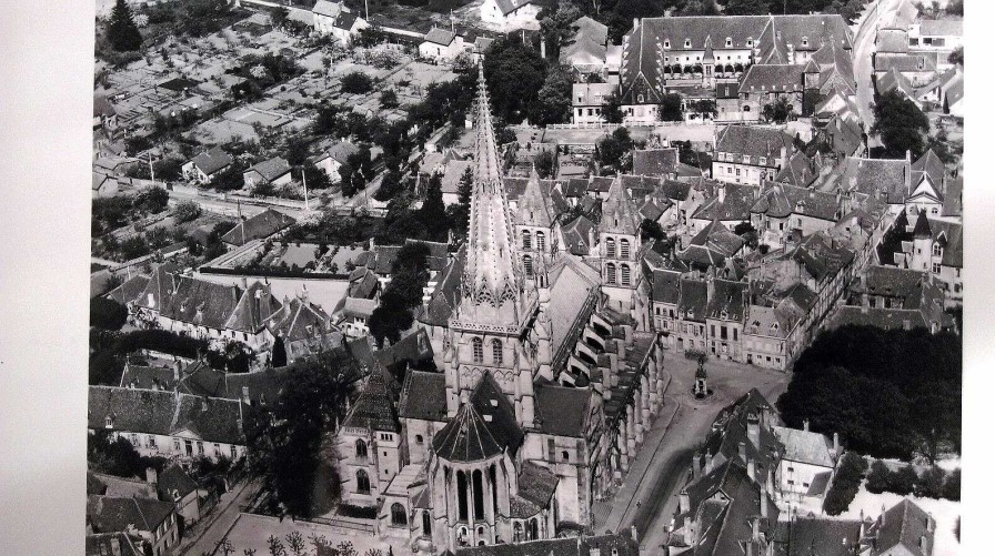 Photos EGO IMAGO | Ancienne Photo A Rienne De Roger Henrard 1955 " Autun "