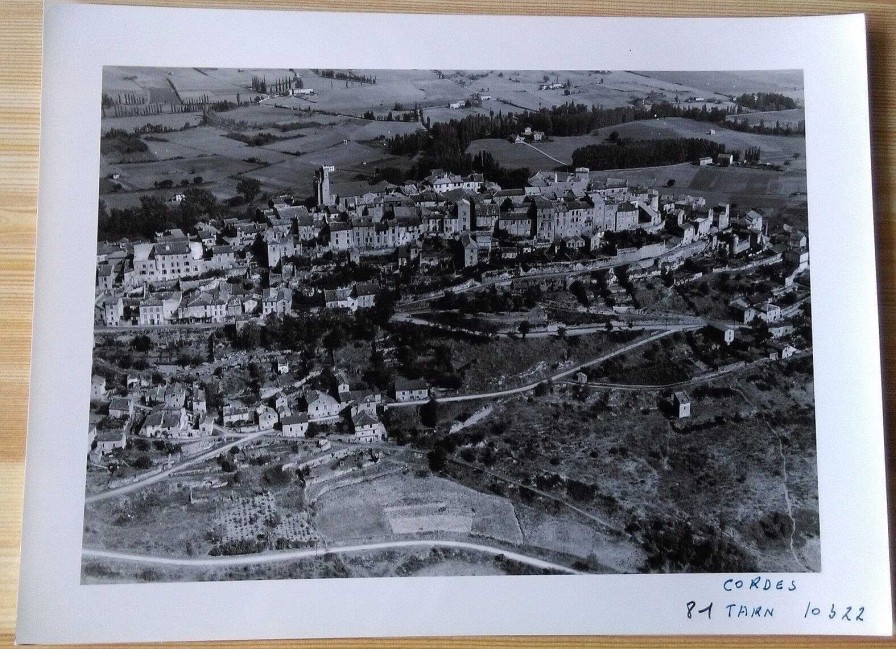 Photos EGO IMAGO | Ancienne Photo A Rienne De Roger Henrard " Cordes " Tarn 1953