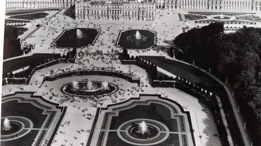 Photos EGO IMAGO | Ancienne Photo A Rienne De Roger Henrard " Le Chateau De Versailles " 1952